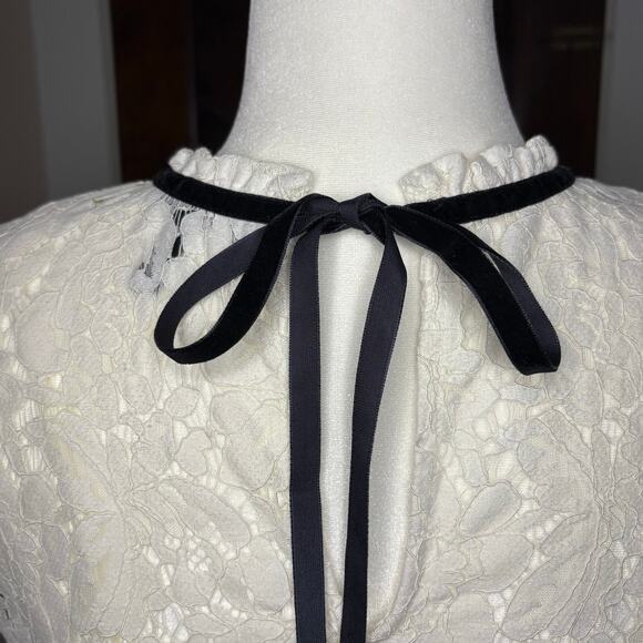 White House Black Market Lace Blouse Women's S | Cream | Cap Sleeve | EUC - Picture 4 of 14